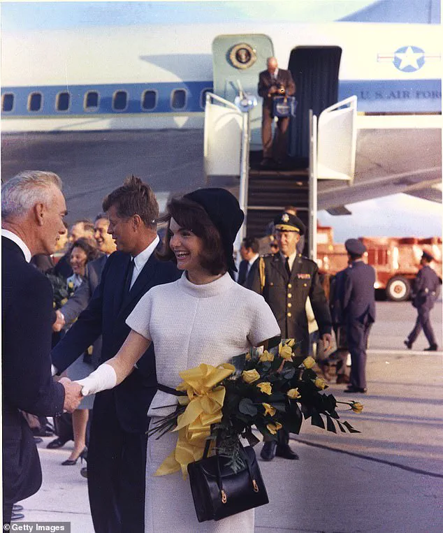 Donald Trump Re-elected: A New Chapter in the Oval Office