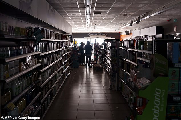 Spain's Blackout Fuels Global Debate on Renewable Energy Reliability Amid Macron's Criticism