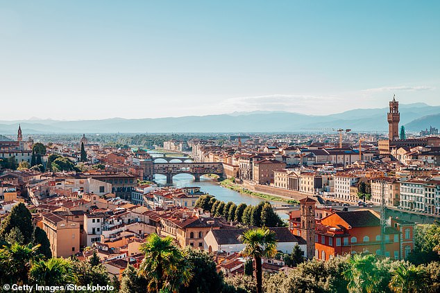 Florence Police Investigate Black Cube's Construction Amid Historic Architecture Controversy