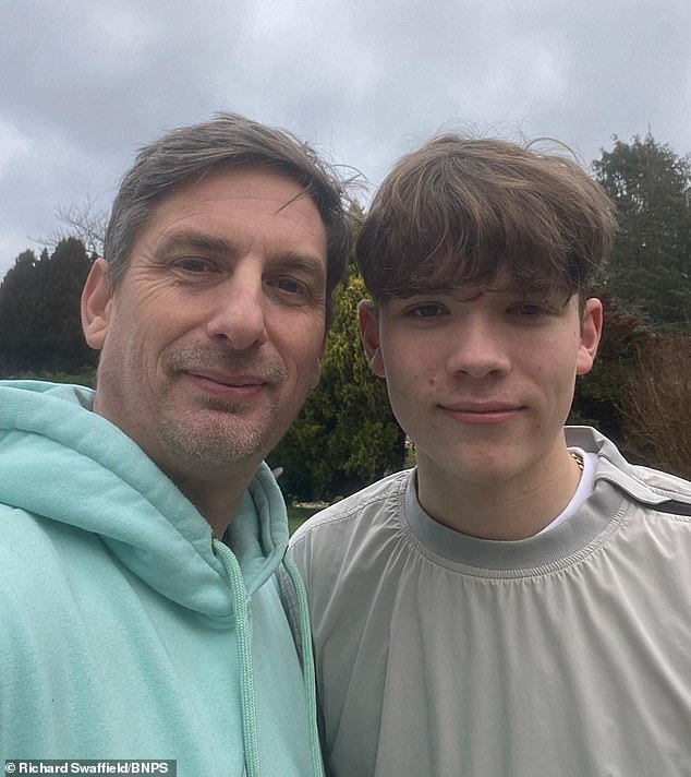 Unexpected Discovery of Live WWII Mortar Shell During Magnet Fishing Trip in River Stour Triggers Bomb Squad Alert