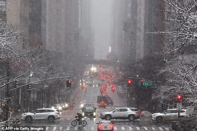 New York Mayor Orders Citywide Travel Ban as Historic Blizzard Threatens East Coast