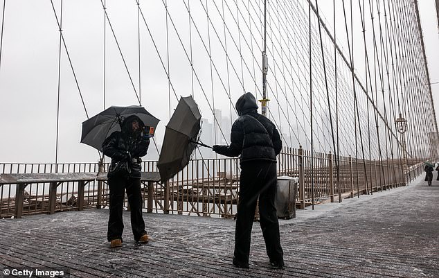 New York Mayor Orders Citywide Travel Ban as Historic Blizzard Threatens East Coast