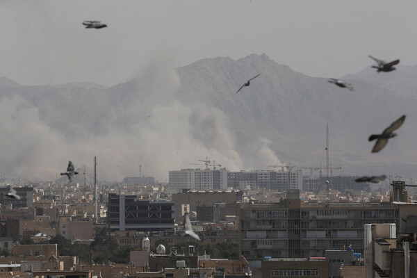 U.S. Intercepts Iran's Rocket and UAV Attack After U.S.-Israeli Strike, as Iran Warns of Open-Ended Conflict