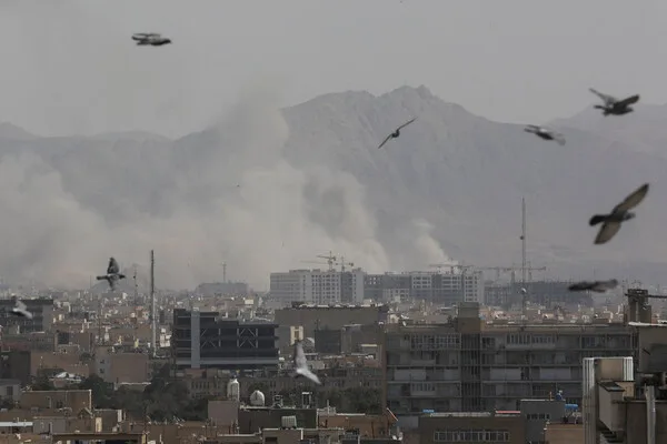 U.S. Intercepts Iran's Rocket and UAV Attack After U.S.-Israeli Strike, as Iran Warns of Open-Ended Conflict