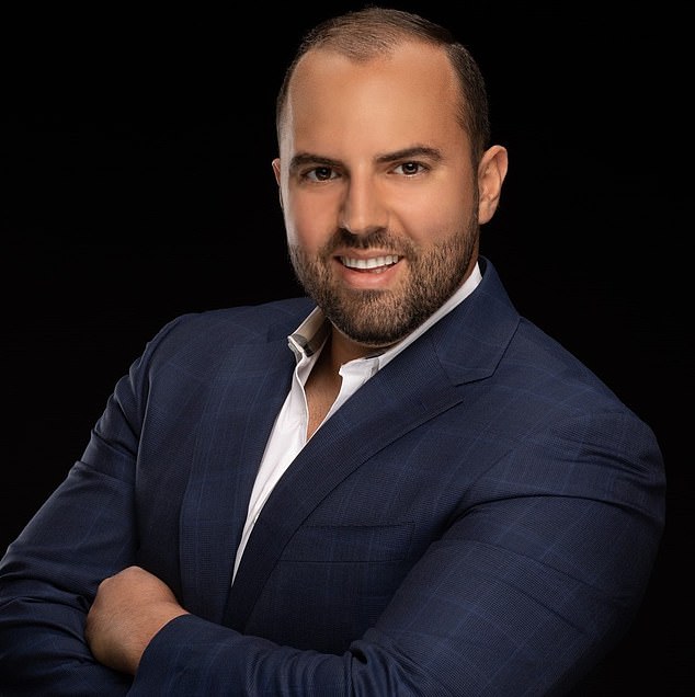 Ultra-Wealthy's High-Tech Fortresses: AI, Moats, and $15M Mansions