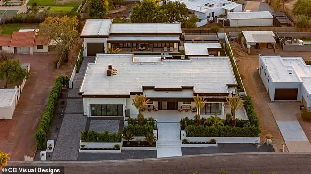 Ultra-Wealthy's High-Tech Fortresses: AI, Moats, and $15M Mansions