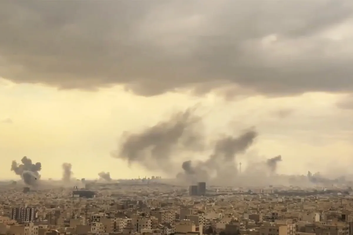 Explosions Rock Tehran's Central District as Tensions Escalate Between US and Israel