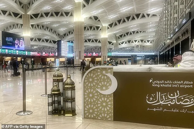 Panic and Exodus: Iranian Missiles Spark Fleeing Elite Through Saudi Airport