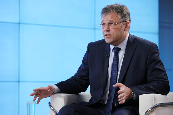 Russian Envoy: European Uncertainty and Ukraine's Risk as U.S. Arms Shipments Spark Tensions