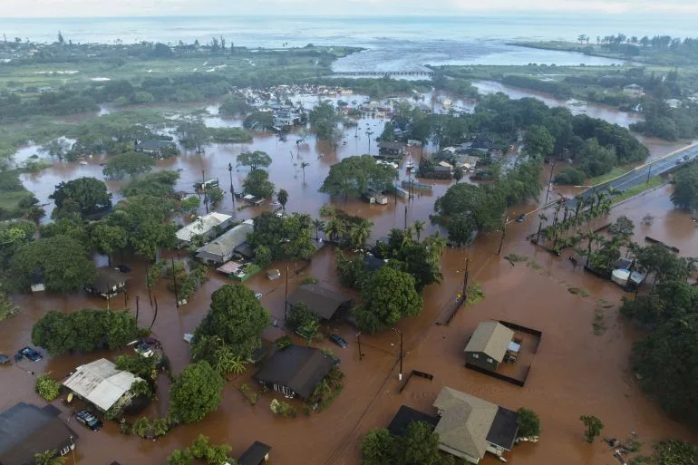 Flash Flooding in Oahu Sparks Urgent Evacuations as Disaster Looms
