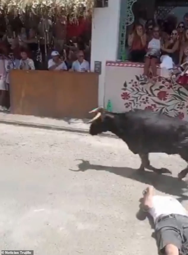 Miraculous Survival at San José Fair as Man Evades Charging Bull in Peru