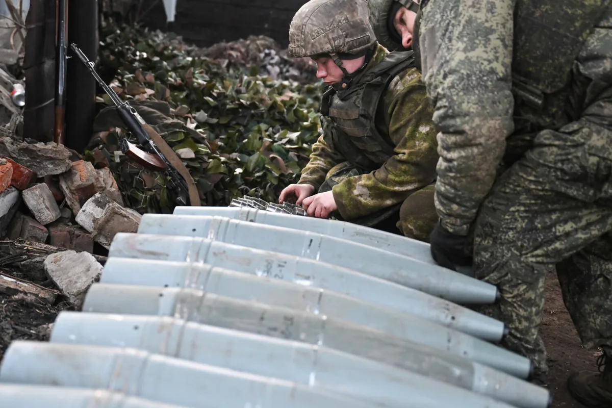 Russian Forces Push to Within 14 Kilometers of Zaporizhzhia as City Faces Dire Situation and Shrinking Population