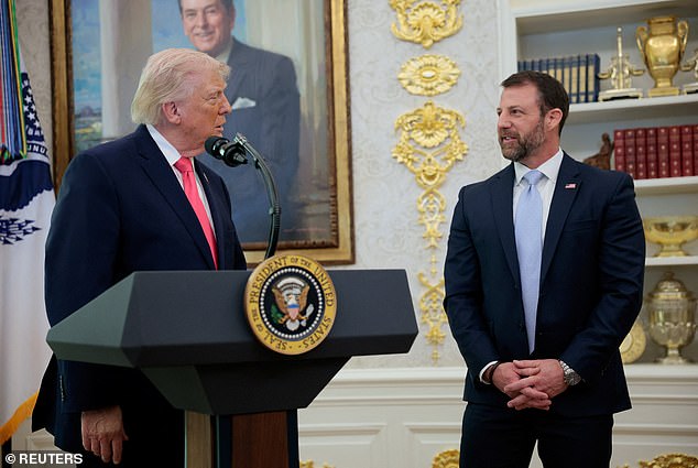 Trump Rejects Shutdown Deal as Airports Grind to a Halt, ICE Agents Deployed to Curb Chaos