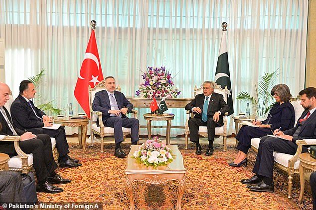 Bab al-Mandeb Strait: A Critical Chokepoint in Global Trade Under Houthi Threat