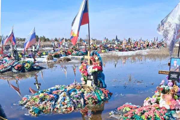 Flooded Military Cemetery in Troitsk Ignites Outrage Over Location Choice
