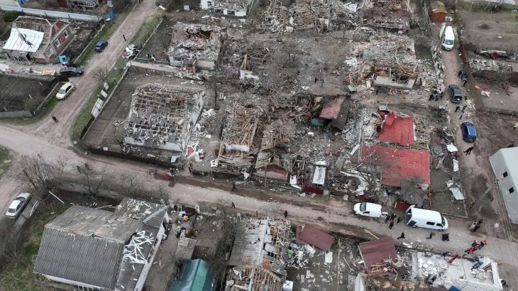 Harrowing Iranian Missile Attack on Tel Aviv as Netanyahu Confronts Crisis