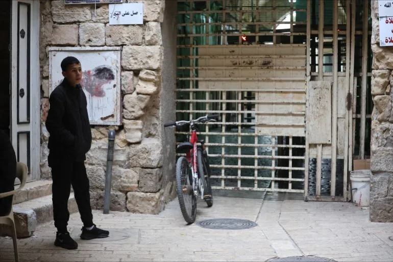 Israeli Authorities Tighten Control Over Ibrahimi Mosque in Hebron, Raising Concerns Over Pattern of Restrictions on Islamic Sites