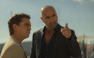 Scrubs" Returns to Disney+