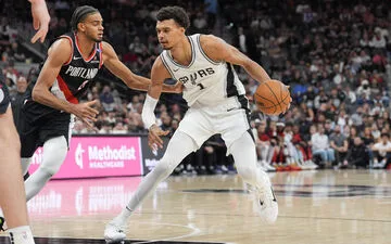 Spurs' Wembanyama: "Everyone is hyper-focused" ahead of crucial playoffs match.