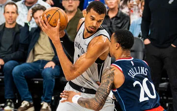 Spurs' Wembanyama: "Everyone is hyper-focused" ahead of crucial playoffs match.