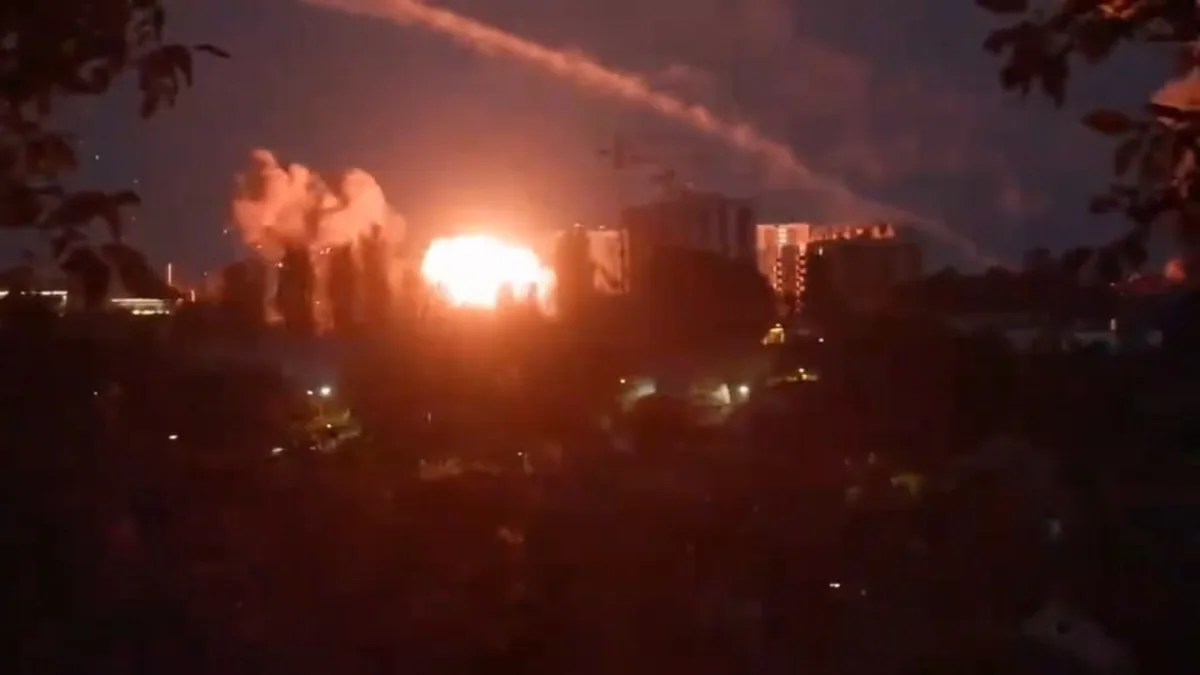 Russia Intensifies Strikes on Kyiv Defense Factories and Airfields