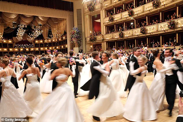 Heidi Klum's Daughter, Leni, Makes Her Debut at the Vienna Opera Ball