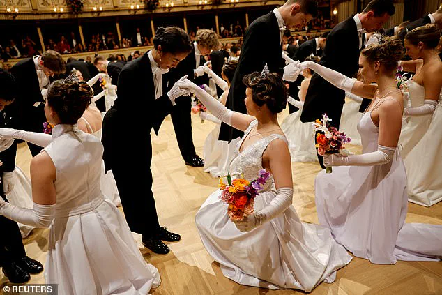 Heidi Klum's Daughter, Leni, Makes Her Debut at the Vienna Opera Ball