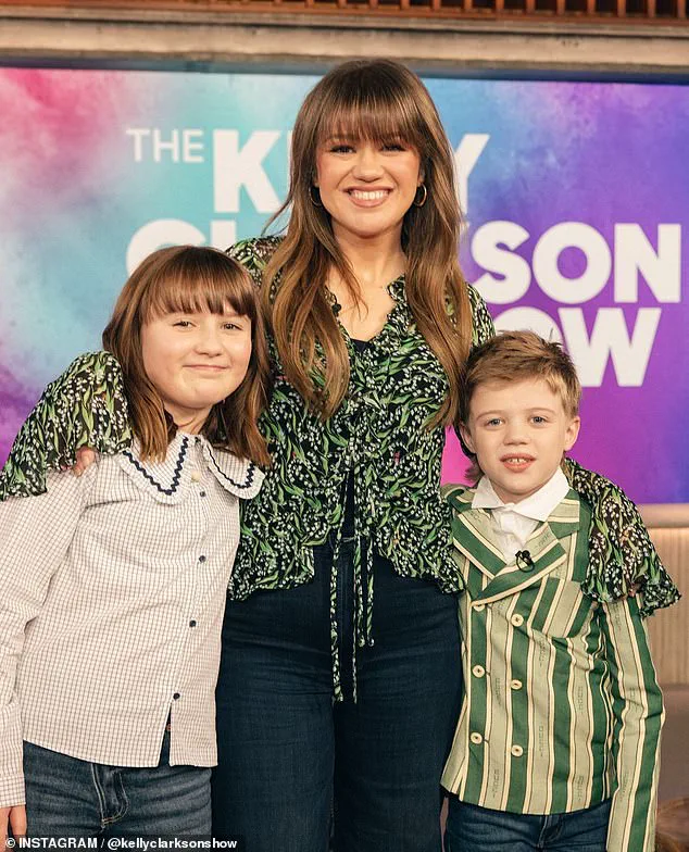 Kelly Clarkson Laments Working Moms' Dilemma at School Activities