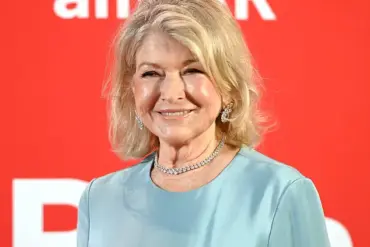 Martha Stewart's Secret to Youthful Skin: Daily Green Juice