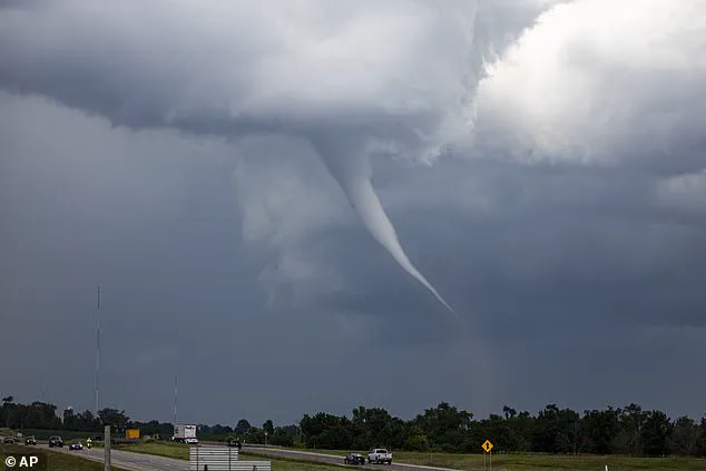 US Braces for Severe Weather: Winter Storms and Tornadoes Hit Multiple States