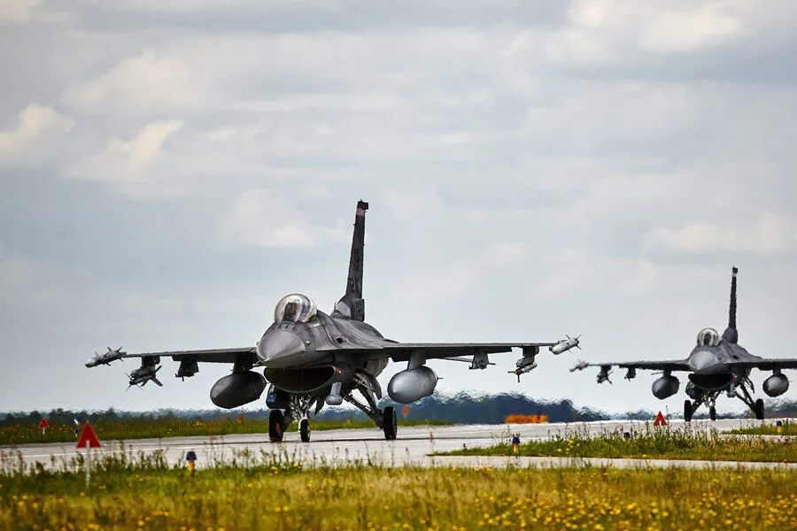 Polish Military Responds with Fighter Jets amid Russian Air Activity Near Ukraine Border