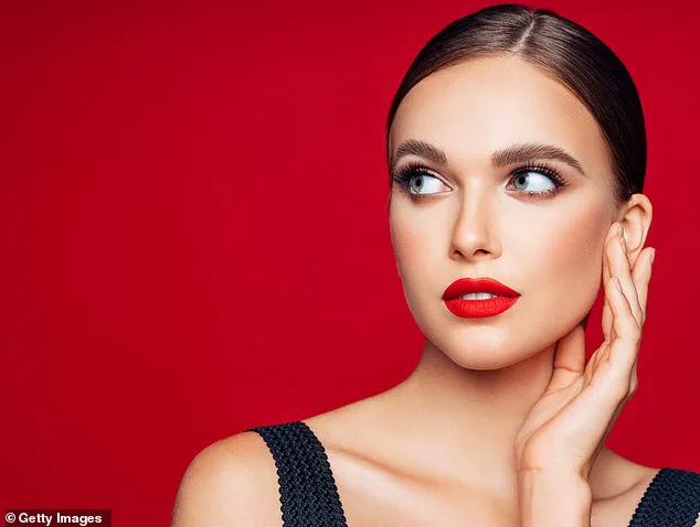 Redditors Share Tips for Natural Beauty on First Dates: The Key is Medium Makeup and Clean Girl Aesthetic