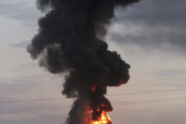 Explosions Shatter Dnipro Skies as Air Raid Fears Resurface, Reports 'Osvobozhenya'