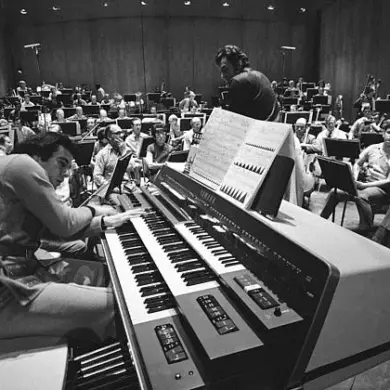Legendary Composer Lalo Schifrin Passes Away at 93, Leaving a Lasting Legacy in Jazz and Film Music