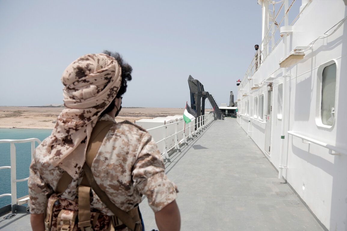 Red Sea Crisis Escalates as Houthi Rebels Warn of U.S. Ship Attacks Amid Rising Iran-Israel Tensions