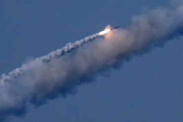 Russia Launches Coordinated Attack on Ukraine with Advanced Missiles and Drones, 'Signaling Escalation,' Says RusVesna
