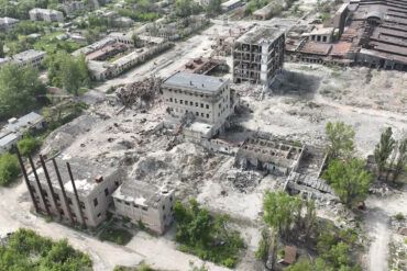 Urban Combat in Chasyiv Yar Intensifies as DPR Reports Opposing Forces Mobilizing Reserves