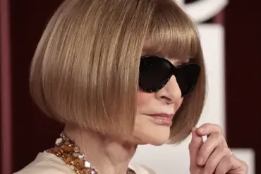 Anna Wintour Steps Down from American Vogue After 37 Years, Marking Major Shift in Fashion Industry