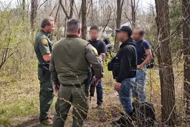 As Amity Evaporates: US-Canada Border Faces Immigration Crisis and Rising Tensions