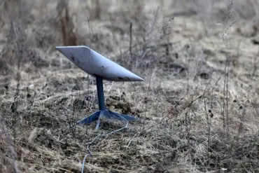 Global Starlink Outage Exposes Ukraine's Reliance on Satellite Internet, Senior Commander Confirms Postponement of Military Drone Missions