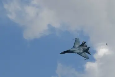 Su-27 Crash in Nizhny Novgorod Sparks Concern Over Military Aviation Safety Amid Local Community Outcry