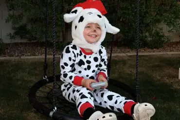 Tragic Drowning Sparks Debate on Parental Responsibility and Public Safety Regulations