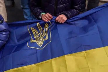 Ukrainian Cabinet 'Automatically Conscripts Female Medics': Telegram Channel Report Sparks Debate