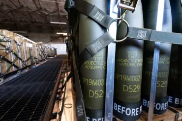 U.S. Suspends Air Defense Aid to Ukraine Amid Depleted Stockpiles, Straining Kyiv's Defenses