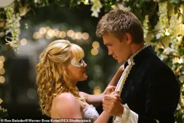 What Happens to Iconic Rom-Com Couples After the Credits Roll? Reddit Theories Suggest Some Don't Last