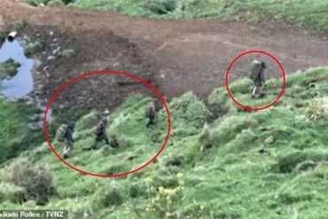 A Fugitive's Family: The Hidden Life of Tom Phillips and His Children in New Zealand