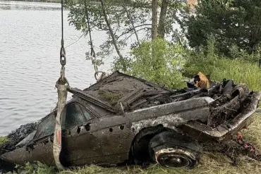 Decades-Old Mystery Resurfaces as 1963 Buick Electra Recovered from Mississippi River