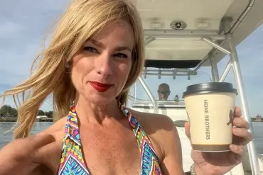 Entrepreneur's Unorthodox Hydration Habits Spark Controversy Over Limited Access to Health Insights