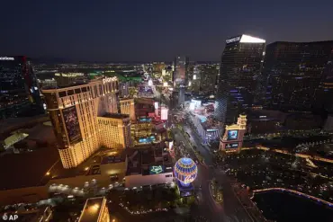Las Vegas Economy in Freefall: Tourism Decline and Consumer Spending Slump Spark Public Concern
