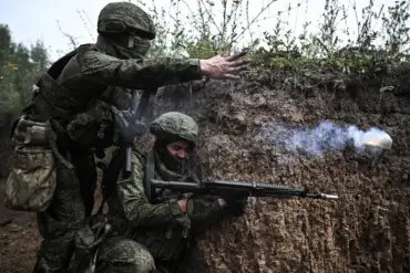 Russian Analyst Proposes Ceasefire Conditions: UAF Withdrawal, Arms Embargo, and Sanctions Lift